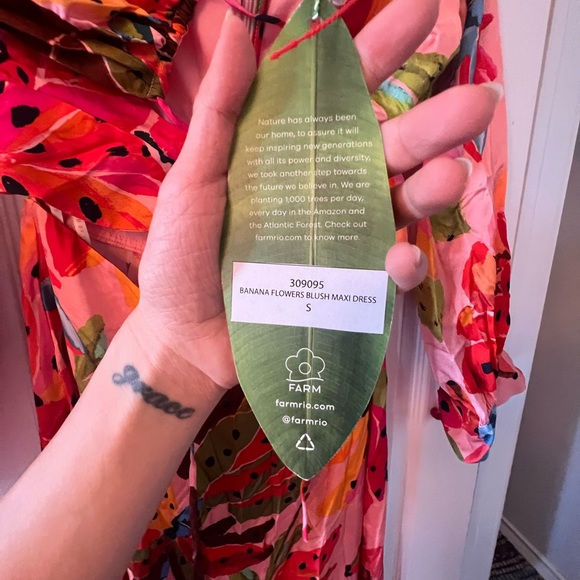 NWT Farm Rio Banana flower blush maxi size small - Picture 7 of 9